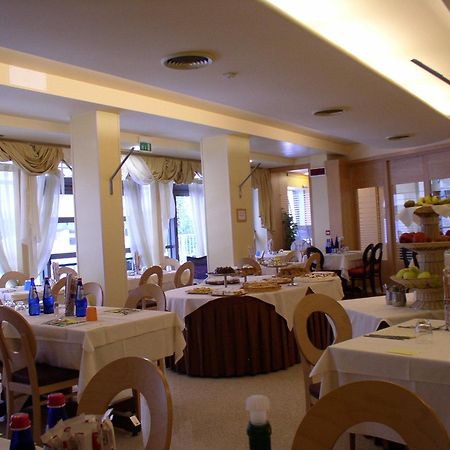 Hotel Zurigo Varazze Bagian luar foto
