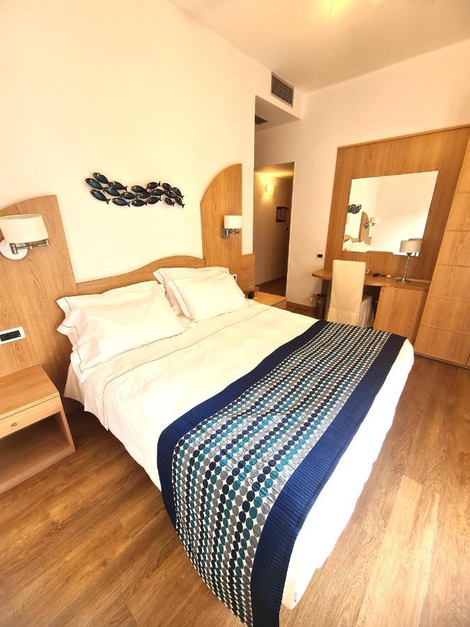 Hotel Zurigo Varazze Bagian luar foto