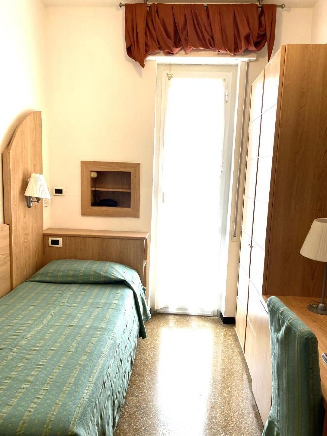 Hotel Zurigo Varazze Bagian luar foto