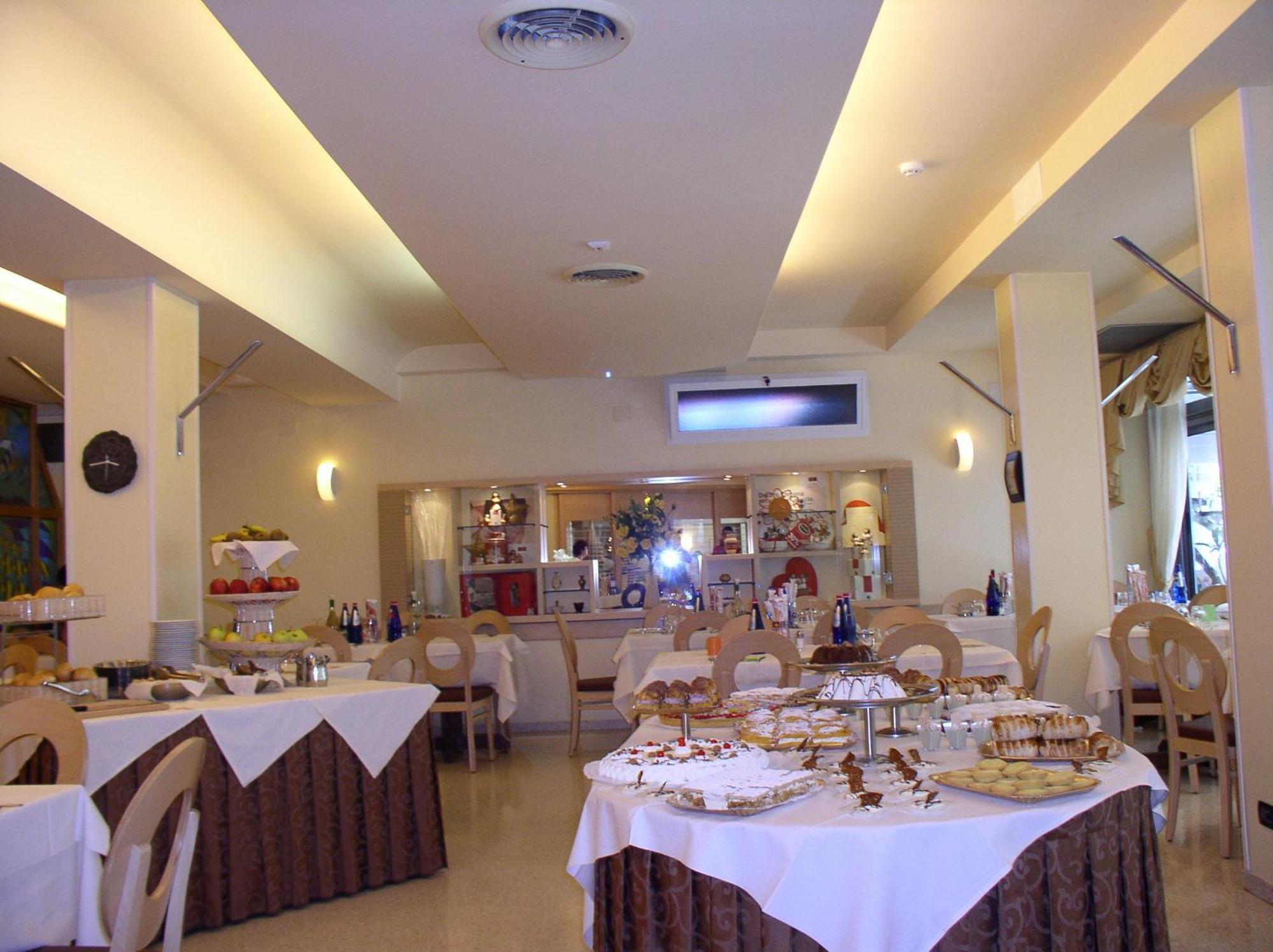 Hotel Zurigo Varazze Bagian luar foto