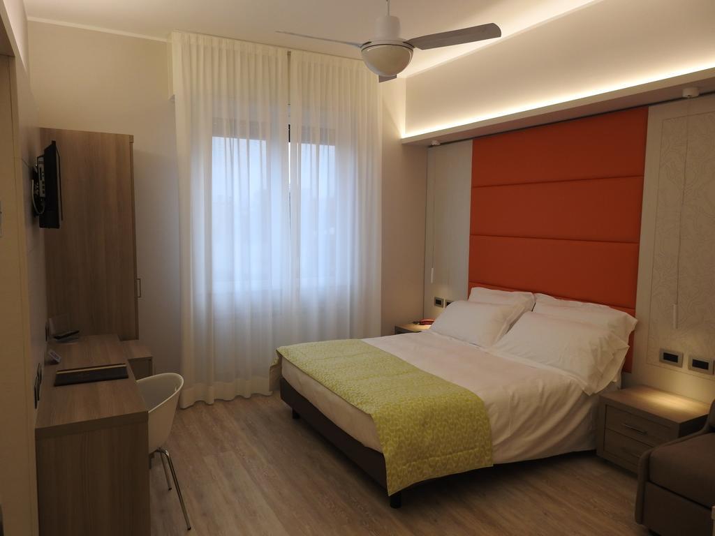 Hotel Zurigo Varazze Bagian luar foto