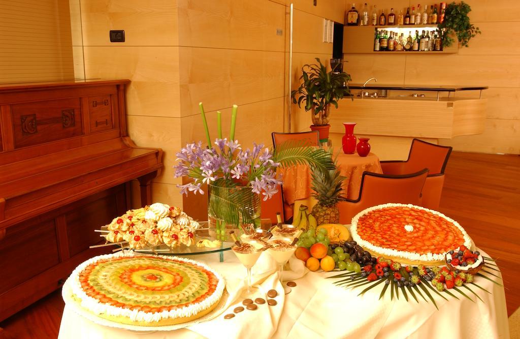 Hotel Zurigo Varazze Bagian luar foto